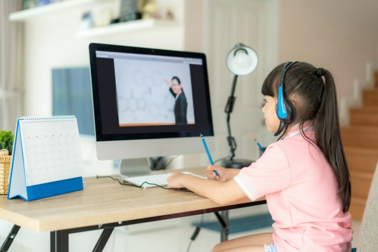 The best remote parttime jobs for students LifeworQ